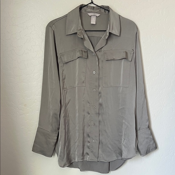 H&M Button-Up Blouse - Picture 2 of 4